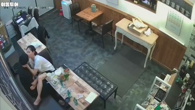 Korean Amateur Video 2026 – 커피숍 주인은 남자친구와 성관계를 가졌다.
