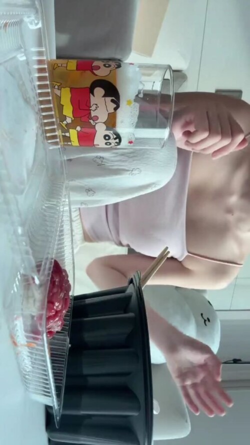 _________-_______________-_______mp4_000164634-576x1024_0fa73d.jpg