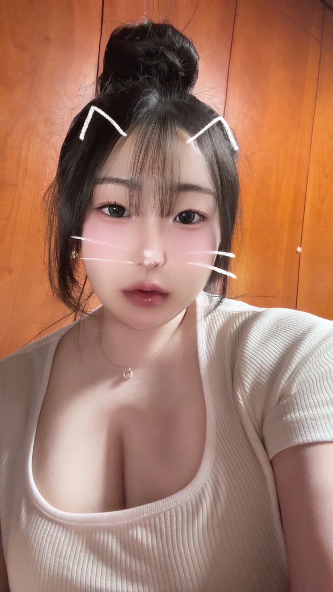 [아마도 최초신작] 사기상습범 창녀 이재은쟁니 갖고 있는 거 전부 (혐,풀팩 X) 2026